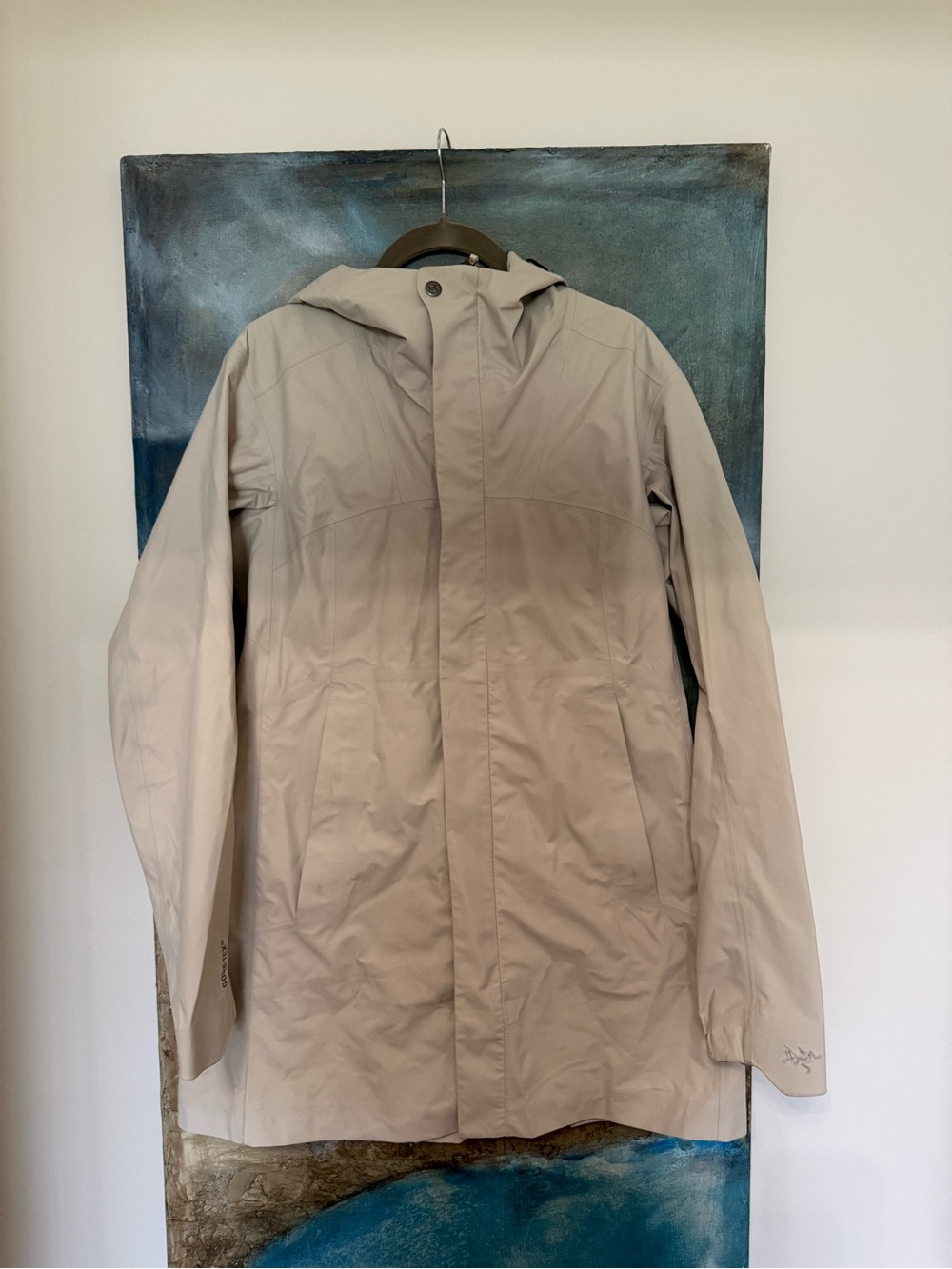 Arc'teryx Men's Hooded Raincoat in Light Beige